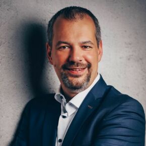 Daniel Roggow  Daniel Roggow Immobilienkreditvermittler Hamburg