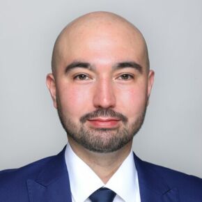  Tugce Cevik Finanzberater Essen