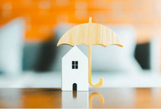 Für Immobilieneigentümer: zahlt eine Wohngebäudeversicherung auch Instandhaltung und Sanierung?