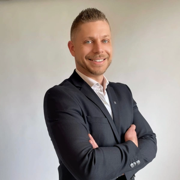  Raphael Bischoff Finanzierungsvermittler Leverkusen