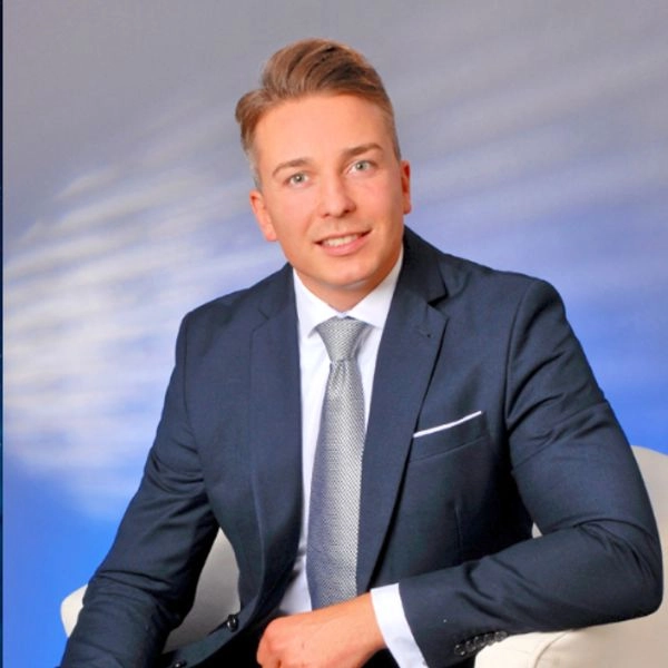  Ben Taege Finanzierungsvermittler Hamburg