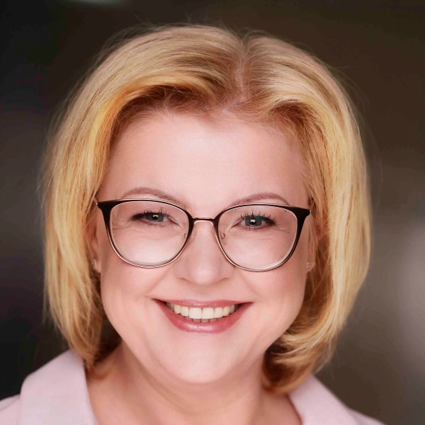  Nicole Limongelli Finanzberater Leverkusen