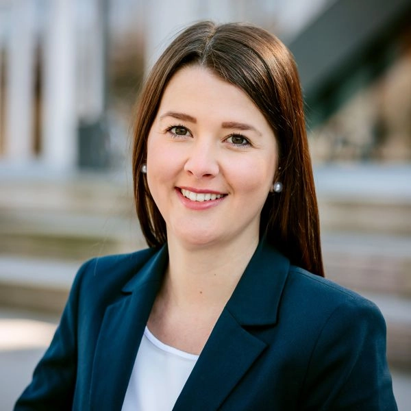  Simone Zujovic Vermögensberater Düsseldorf