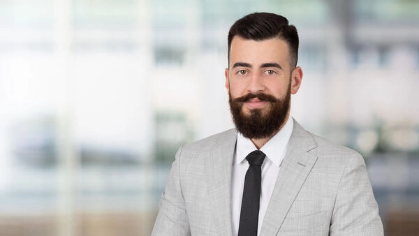  Eren Aksünger Finanzberater Eschborn