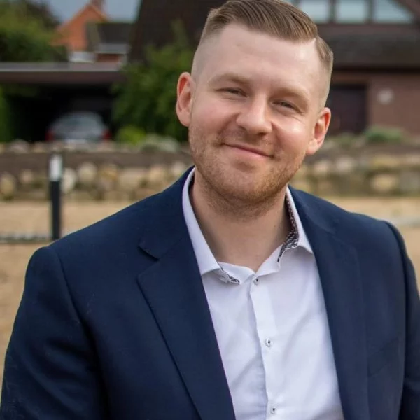  Monty Abelshauser Finanzberater Pinneberg