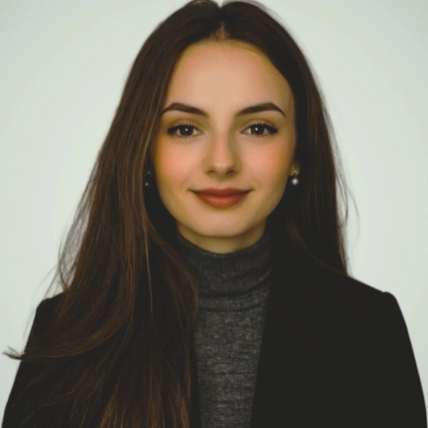  Ayse Usta Finanzdienstleistungsunternehmen Augsburg
