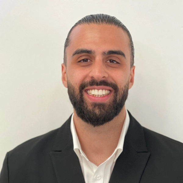  Tunay Akdeniz Finanzberater Mainz