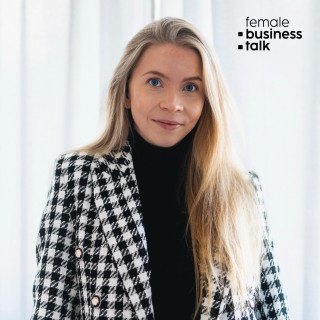 Female Business Talk in Düsseldorf