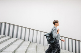 Steigendes Einkommen, trotzdem leere Taschen: Mit einem einfachen Kontenmodell nachhaltig Vermögen aufbauen